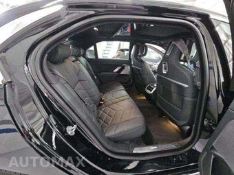 2024 BMW i7 xDrive60 – miniatura 17