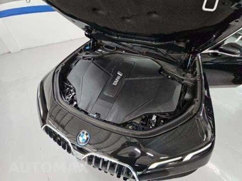2024 BMW i7 xDrive60 – miniatura 23