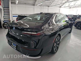 2024 BMW i7 xDrive60 – miniatura 3