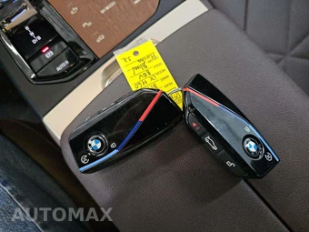 2024 BMW iX Sports Activity Vehicle M60 - miniatura 8