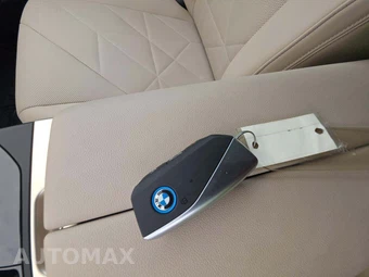 2024 BMW iX Sports Activity Vehicle xDrive50 - miniatura 8