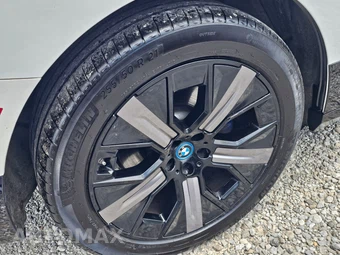 2024 BMW iX Sports Activity Vehicle xDrive50 - miniatura 12