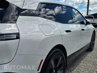 2024 BMW iX Sports Activity Vehicle xDrive50 - miniatura 8