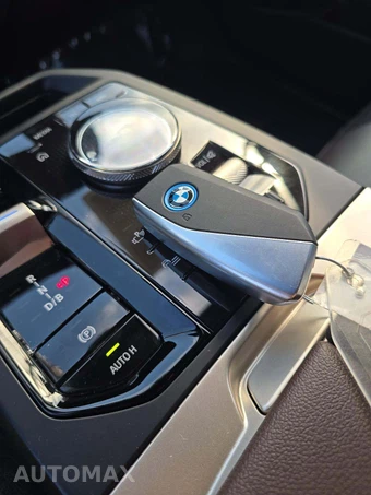 2024 BMW iX Sports Activity Vehicle xDrive50 - miniatura 8