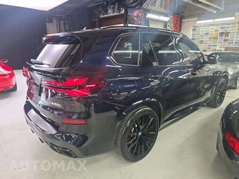2024 BMW X5 Sports Activity Vehicle M60i xDrive - miniatura 3