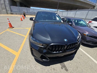 2024 BMW X6 Sports Activity Coupe M60i xDrive - miniatura 2