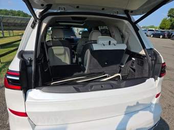 2024 BMW X7 Sports Activity Vehicle ALPINA XB7 - miniatura 17