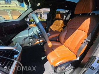 2024 BMW X7 Sports Activity Vehicle M60i - miniatura 3