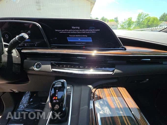 2024 Cadillac Escalade Premium Luxury - miniatura 7