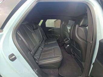2024 Cadillac LYRIQ Sport 1 w/1SF - miniatura 17