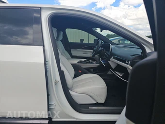 2024 Cadillac LYRIQ Sport 2 w/1SJ - miniatura 8