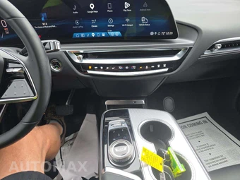 2024 Cadillac LYRIQ Tech - miniatura 7