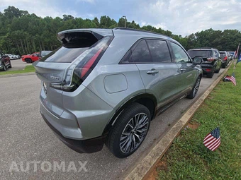 2024 Cadillac XT4 Sport - miniatura 3