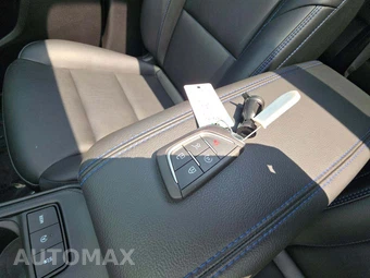 2024 Cadillac XT4 Sport - miniatura 8