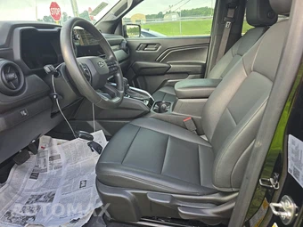 2024 Chevrolet Colorado Trail Boss Crew Cab Medium Bed 0TR - miniatura 7