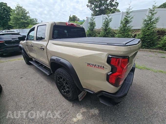 2024 Chevrolet Colorado Trail Boss Crew Cab Medium Bed 0TR - miniatura 2