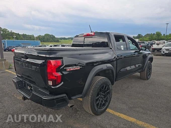 2024 Chevrolet Colorado Trail Boss Crew Cab Short Bed 0TR - miniatura 3