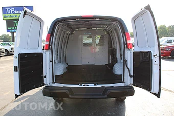 2024 Chevrolet Express 2500 Cargo Van 1WT 135.0" WB - miniatura 16