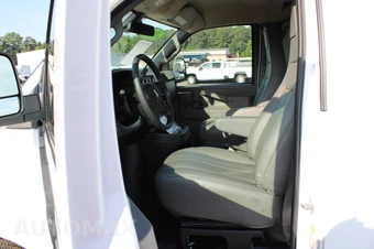 2024 Chevrolet Express 2500 Cargo Van 1WT 135.0" WB - miniatura 35