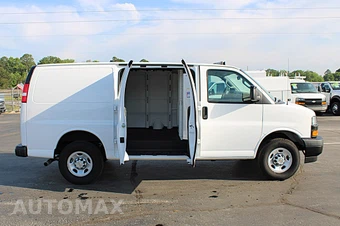 2024 Chevrolet Express 2500 Cargo Van 1WT 135.0" WB - miniatura 8