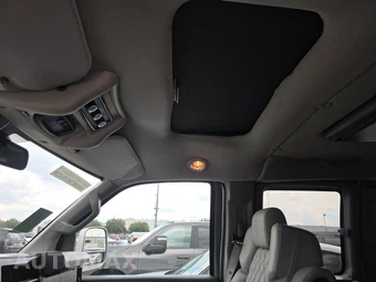 2024 Chevrolet Express 2500 Cargo Van 1WT 135.0" WB - miniatura 15