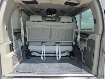 2024 Chevrolet Express 2500 Cargo Van 1WT 135.0" WB - miniatura 18