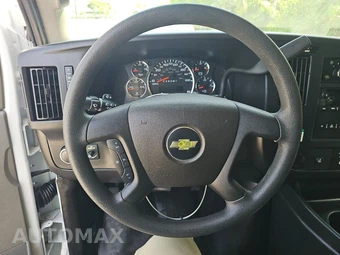 2024 Chevrolet Express 2500 Cargo Van 1WT 135.0" WB – miniatura 10