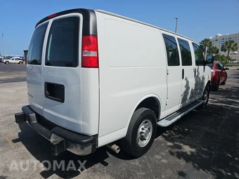 2024 Chevrolet Express 2500 Cargo Van 1WT 135.0" WB – miniatura 4
