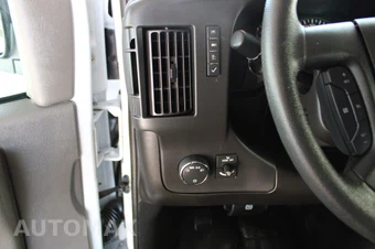 2024 Chevrolet Express 2500 Cargo Van 1WT 135.0" WB - miniatura 24