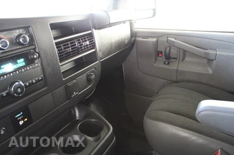 2024 Chevrolet Express 2500 Cargo Van 1WT 135.0" WB - miniatura 29