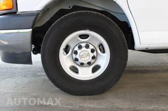 2024 Chevrolet Express 2500 Cargo Van 1WT 135.0" WB - miniatura 32