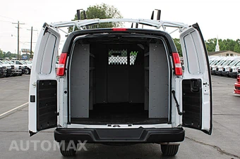 2024 Chevrolet Express 2500 Cargo Van 1WT 135.0" WB - miniatura 18