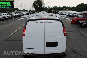 2024 Chevrolet Express 2500 Cargo Van 1WT 135.0" WB - miniatura 24