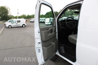 2024 Chevrolet Express 2500 Cargo Van 1WT 135.0" WB - miniatura 28