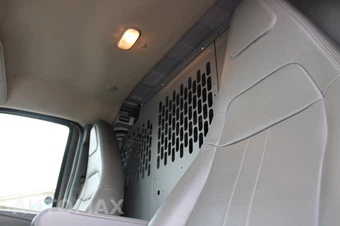 2024 Chevrolet Express 2500 Cargo Van 1WT 135.0" WB - miniatura 30