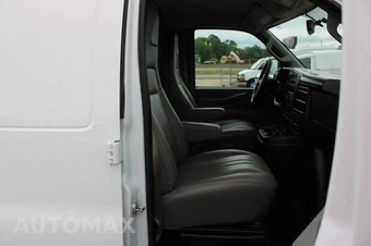 2024 Chevrolet Express 2500 Cargo Van 1WT 135.0" WB - miniatura 32