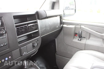 2024 Chevrolet Express 2500 Cargo Van 1WT 135.0" WB - miniatura 40