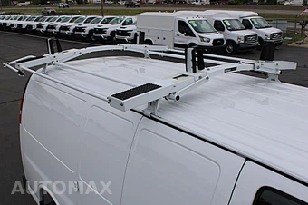 2024 Chevrolet Express 2500 Cargo Van 1WT 135.0" WB - miniatura 48