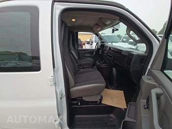 2024 Chevrolet Express 2500 Cargo Van 1WT – miniatura 17