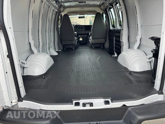 2024 Chevrolet Express 3500 Cargo Van 1WT 135.0" WB - miniatura 10