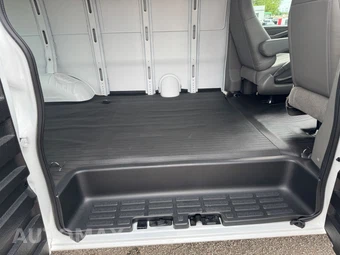 2024 Chevrolet Express 3500 Cargo Van 1WT 135.0" WB - miniatura 14