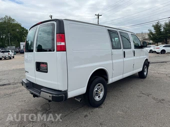 2024 Chevrolet Express 3500 Cargo Van 1WT 135.0" WB - miniatura 5