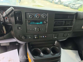 2024 Chevrolet Express 3500 Cutaway 1WT DRW - miniatura 10