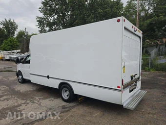 2024 Chevrolet Express 3500 Cutaway 1WT DRW - miniatura 2