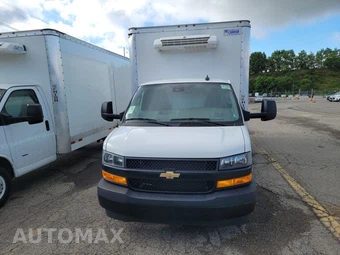 2024 Chevrolet Express 3500 Cutaway 1WT DRW - miniatura 2