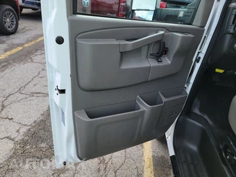 2024 Chevrolet Express 3500 Cutaway 1WT DRW - miniatura 9