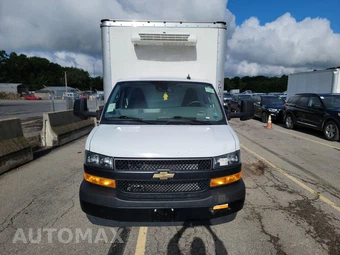 2024 Chevrolet Express 3500 Cutaway 1WT DRW - miniatura 2
