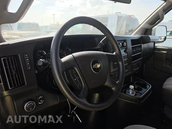 2024 Chevrolet Express 3500 Passenger Van LS 1LS 155.1" WB - miniatura 10