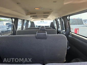 2024 Chevrolet Express 3500 Passenger Van LS 1LS 155.1" WB - miniatura 15