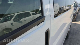 2024 Chevrolet Express 3500 Passenger Van LS 1LS 155.1" WB - miniatura 18